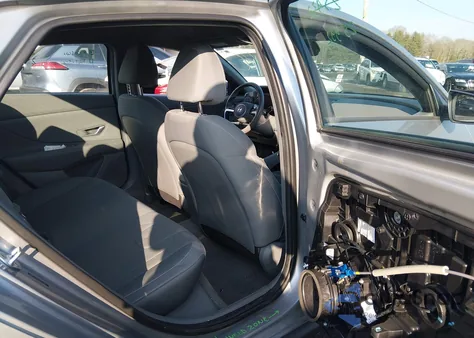 2022 Hyundai Elantra Sel z USA, uszkodzony, nr VIN 5NPLS4AG5NH075085